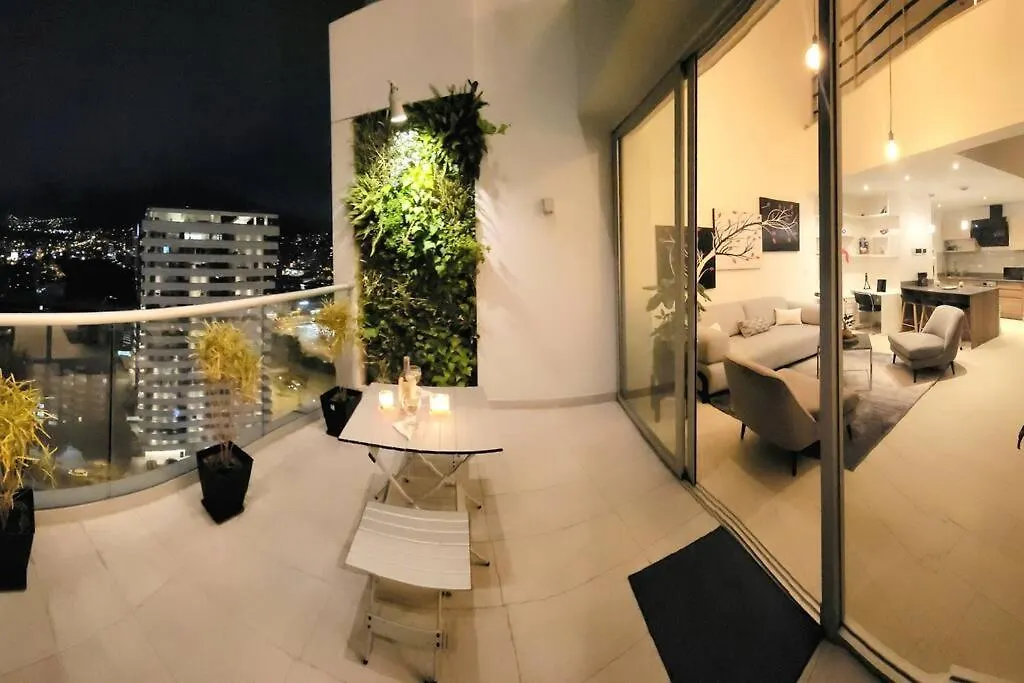 Διαμέρισμα Loft De Lujo Con Cautivante Vista A La Montana Κίτο