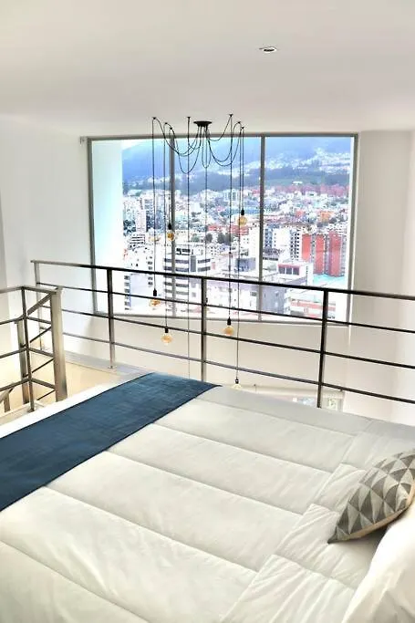 Loft De Lujo Con Cautivante Vista A La Montana Κίτο